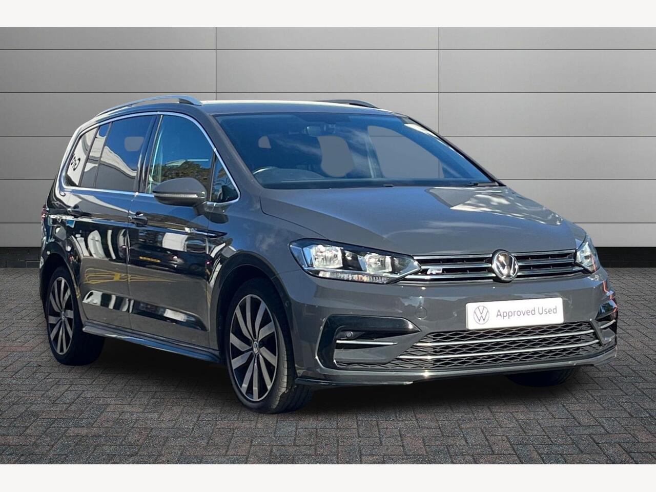 Main listing image - Volkswagen Touran