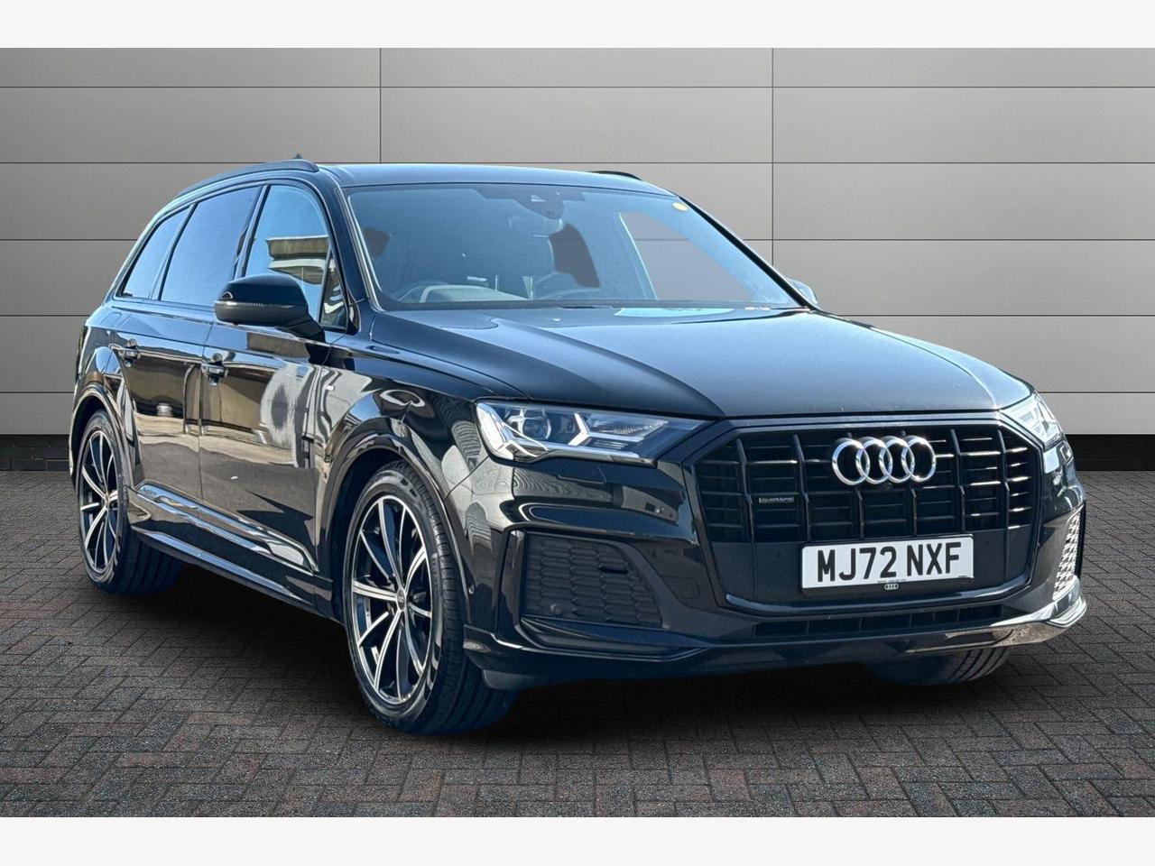 Main listing image - Audi Q7