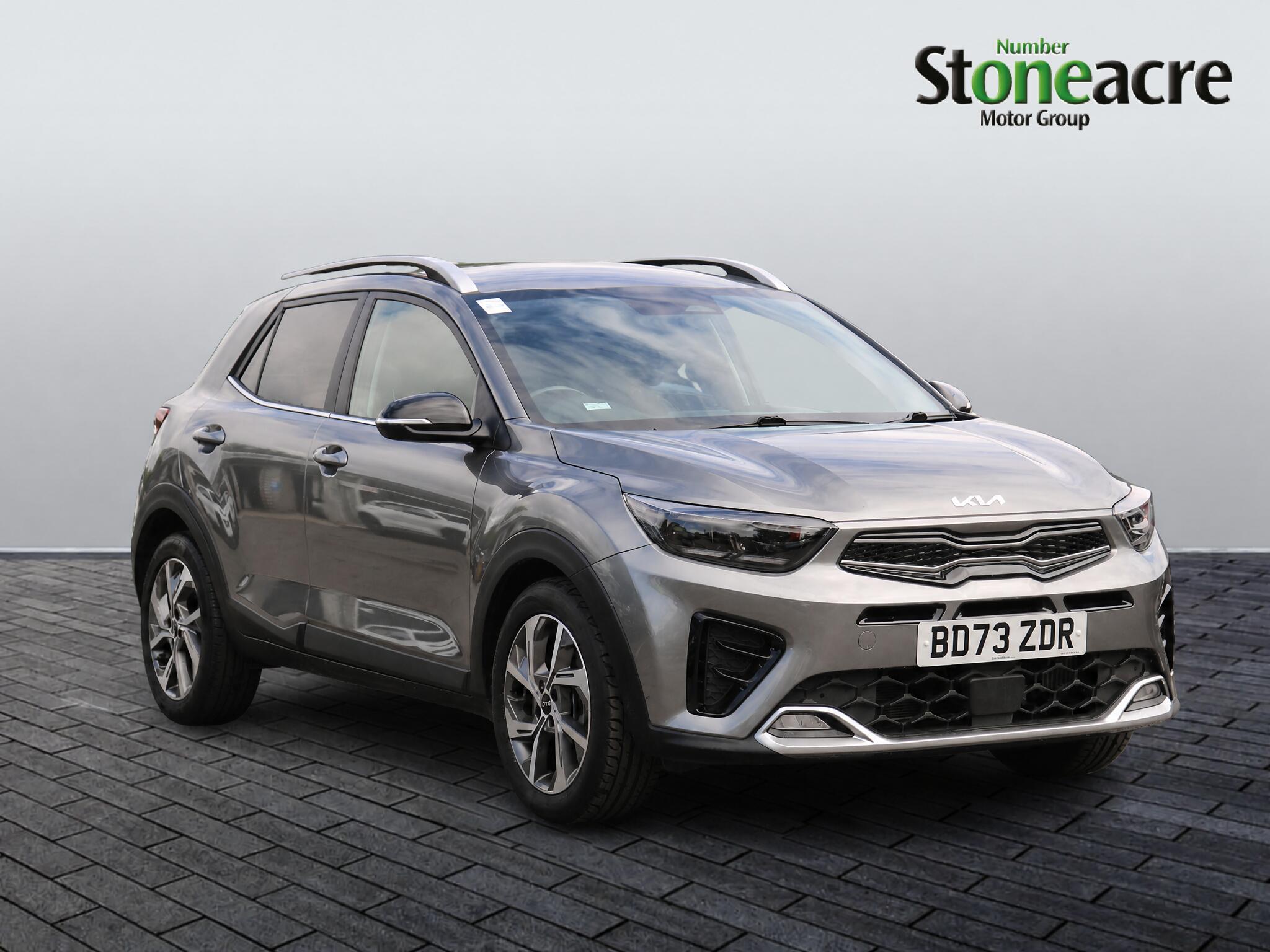Main listing image - Kia Stonic