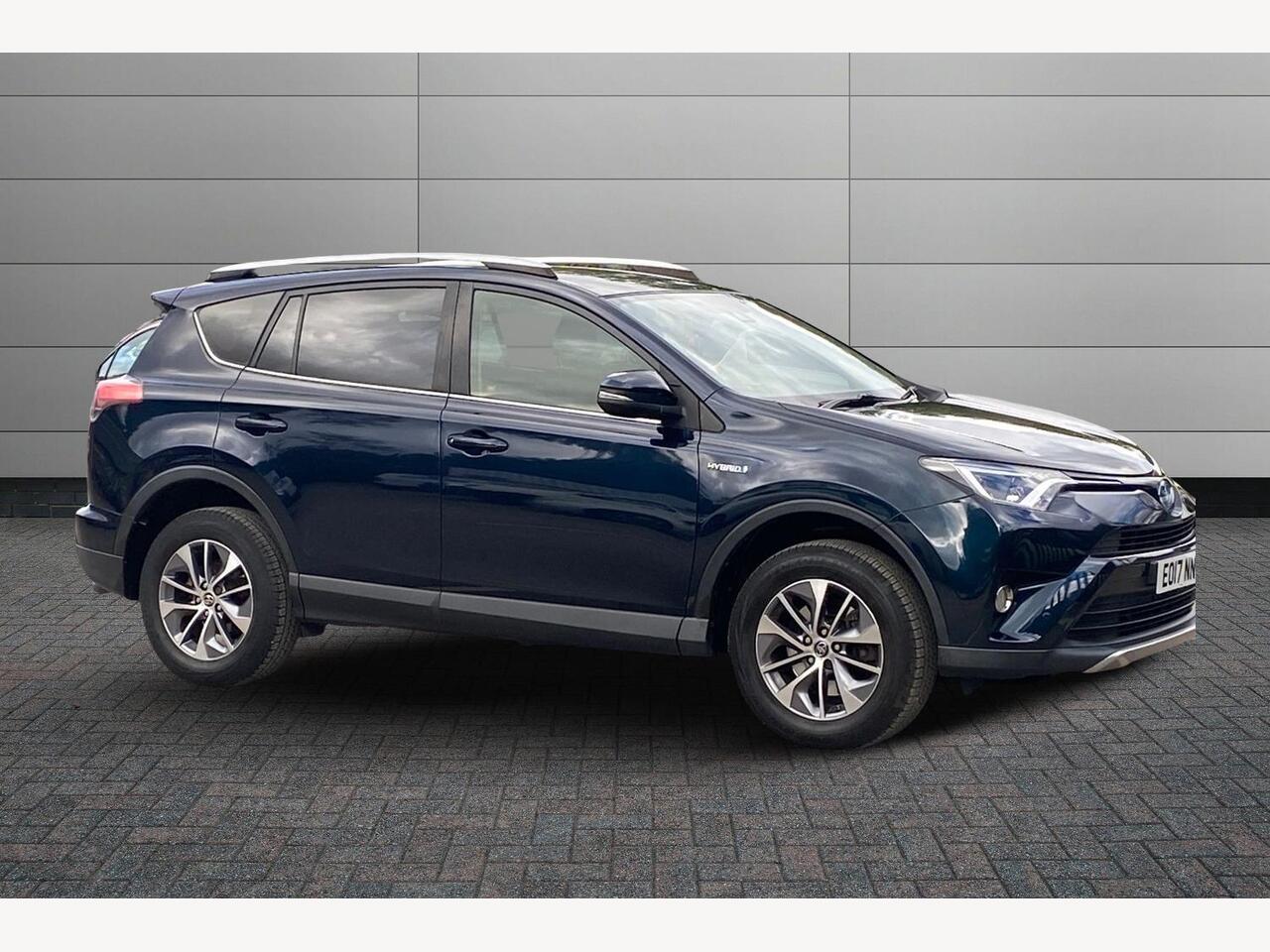 Main listing image - Toyota RAV4