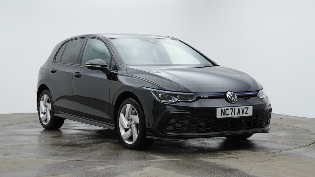 Main listing image - Volkswagen Golf GTE