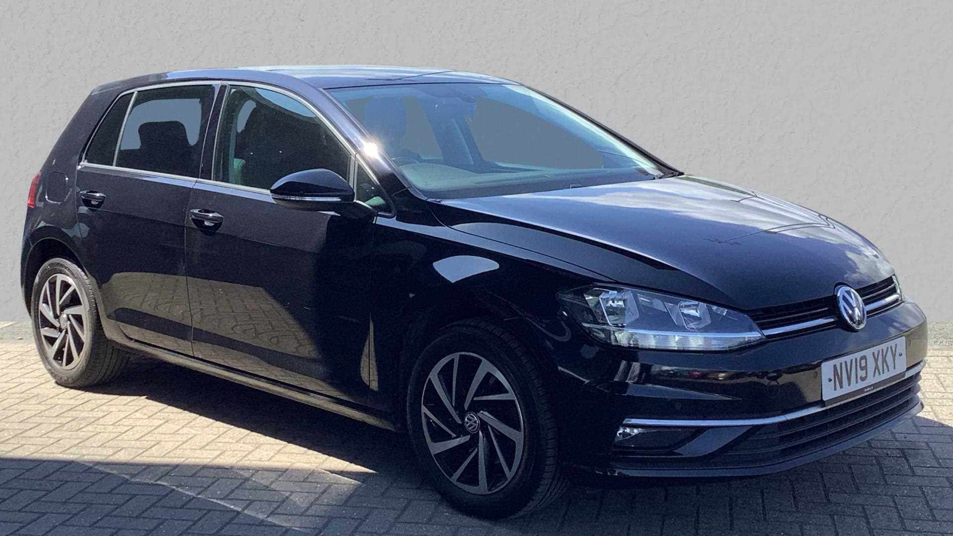 Main listing image - Volkswagen Golf