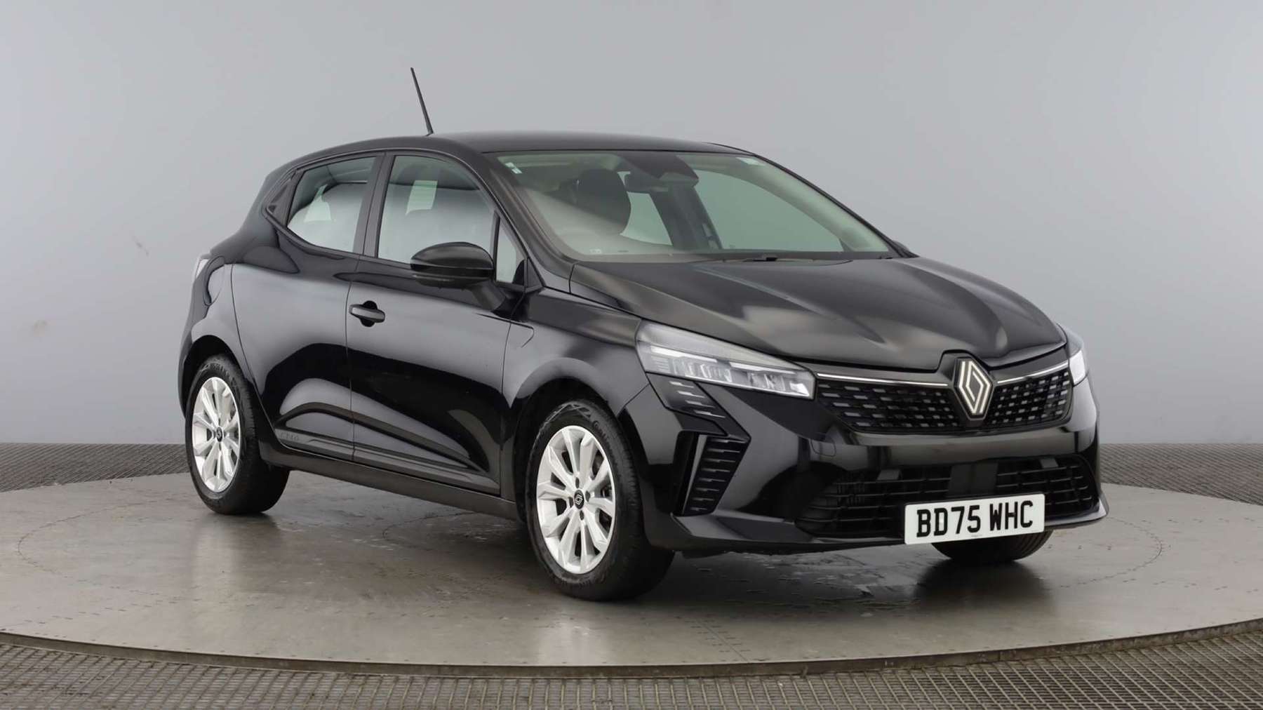Main listing image - Renault Clio