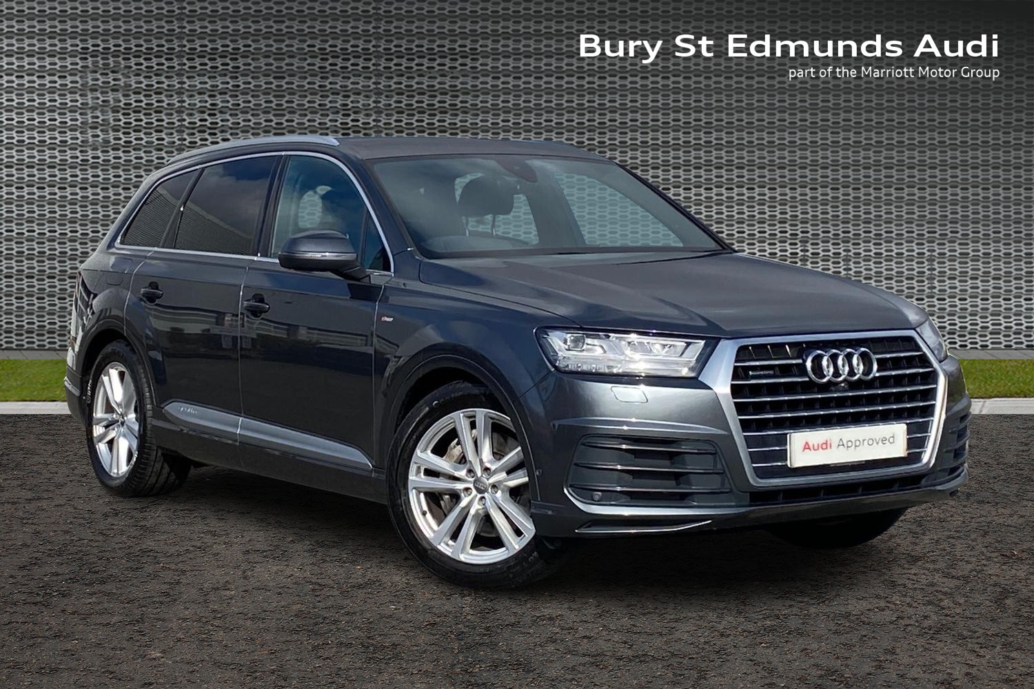 Main listing image - Audi Q7