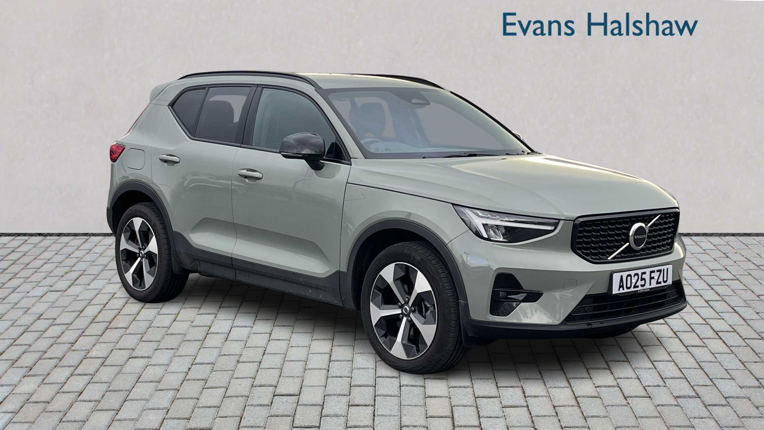 Main listing image - Volvo XC40
