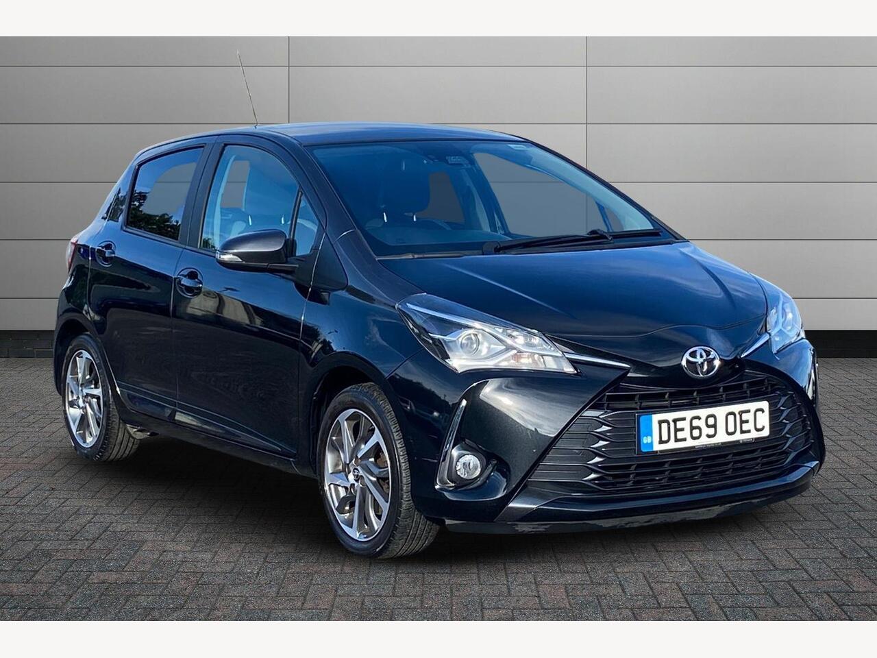 Main listing image - Toyota Yaris