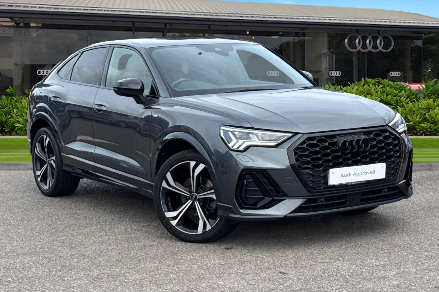 Main listing image - Audi Q3