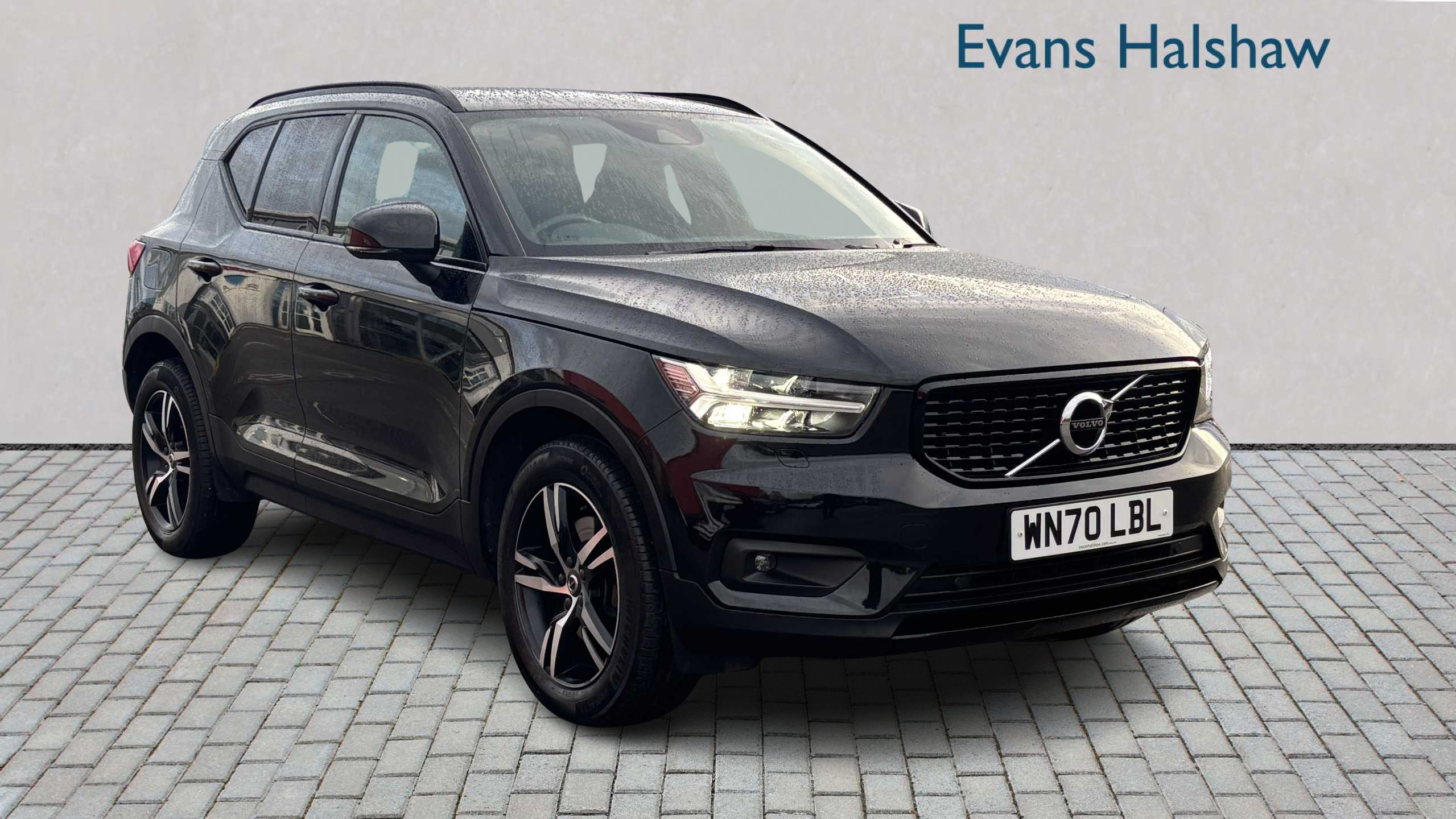 Main listing image - Volvo XC40