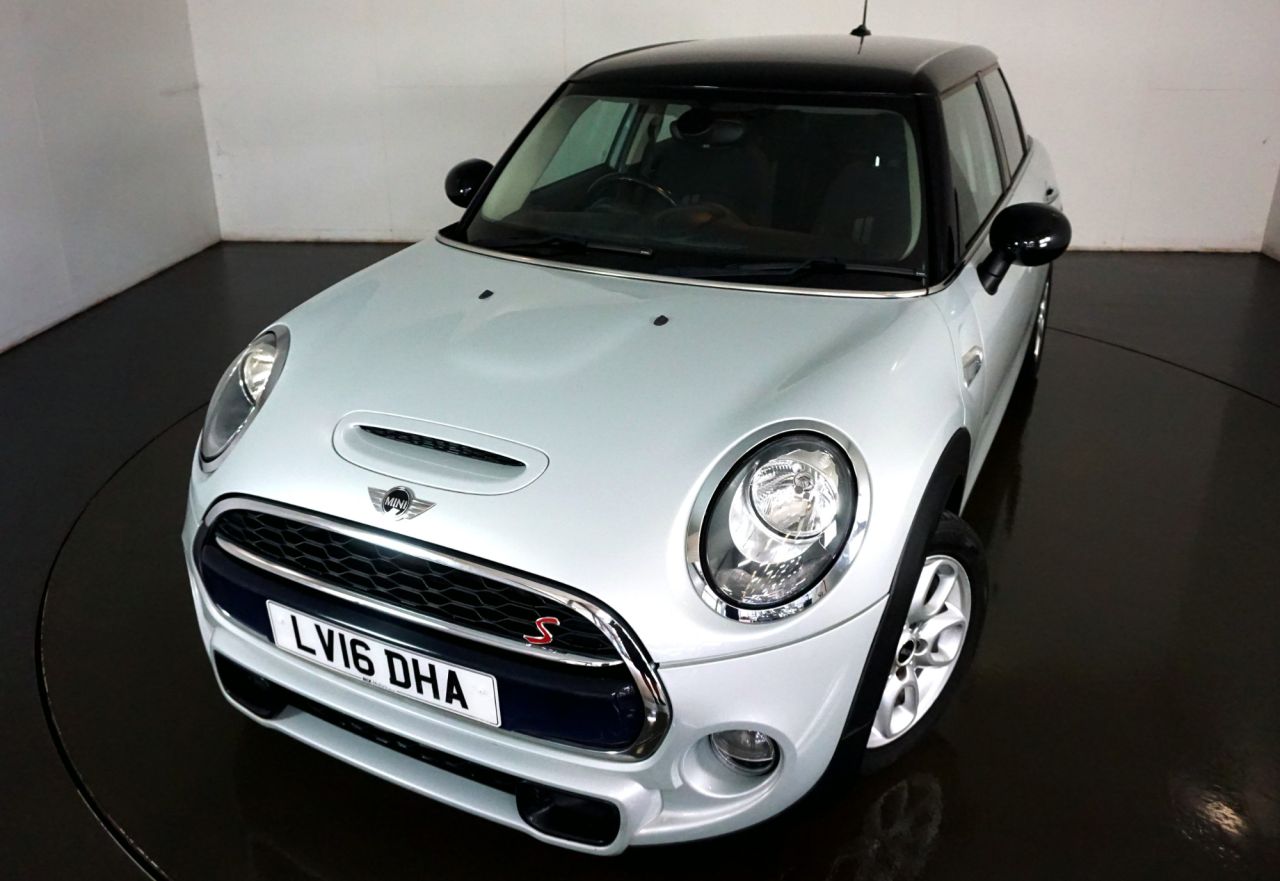 Main listing image - MINI Hatchback 5dr