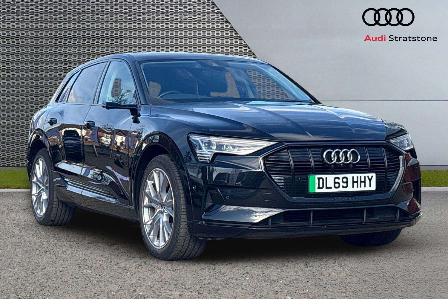Main listing image - Audi e-tron