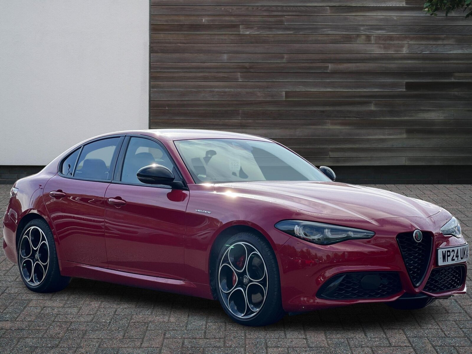 Main listing image - Alfa Romeo Giulia