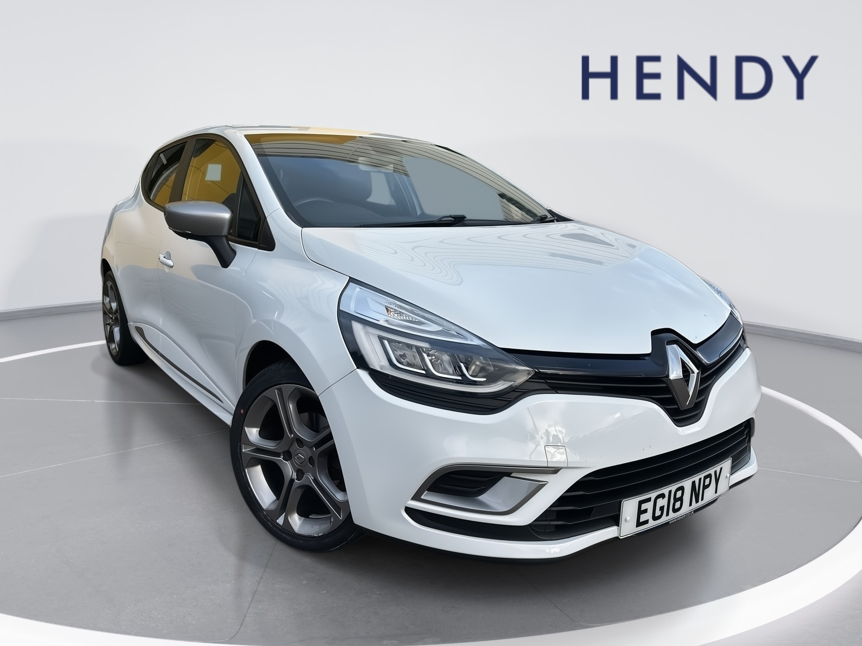 Main listing image - Renault Clio