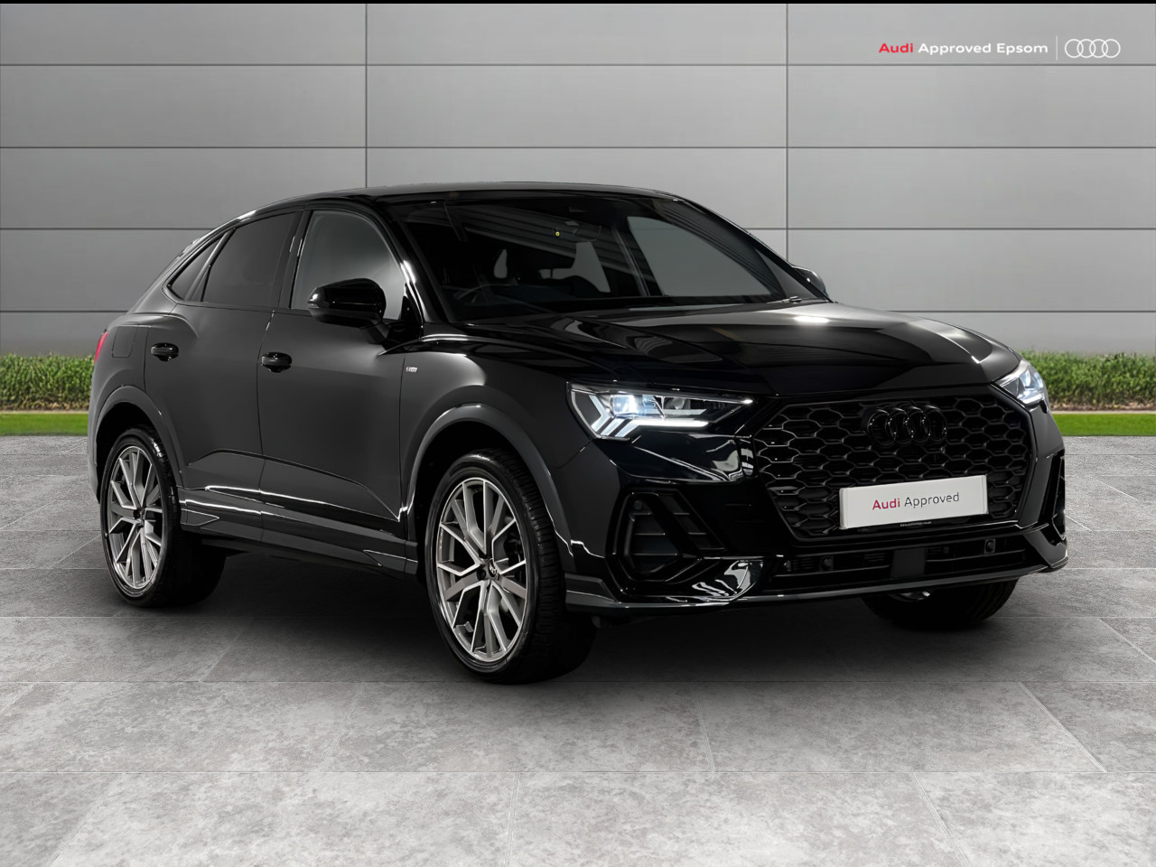 Main listing image - Audi Q3