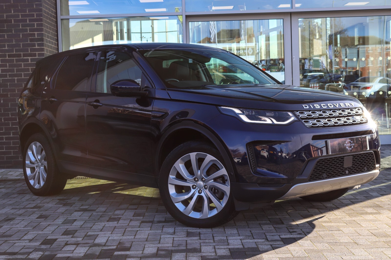 Main listing image - Land Rover Discovery Sport