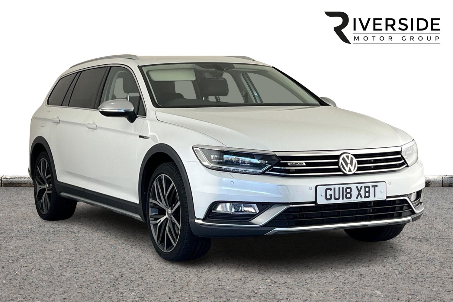 Main listing image - Volkswagen Passat Alltrack