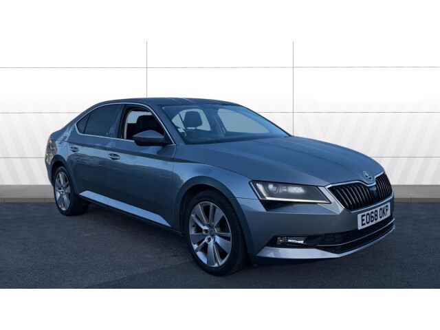 Main listing image - Skoda Superb
