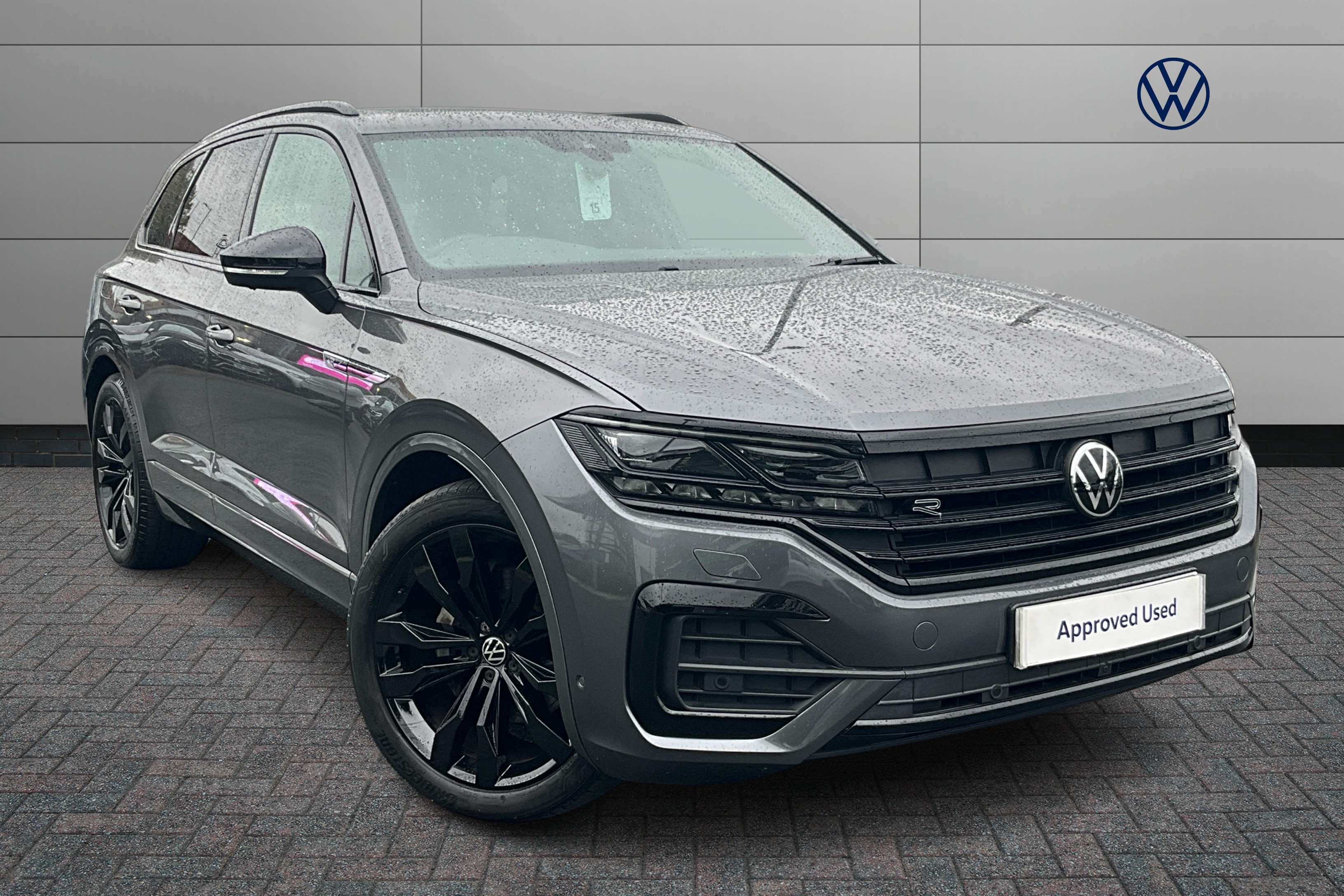 Main listing image - Volkswagen Touareg