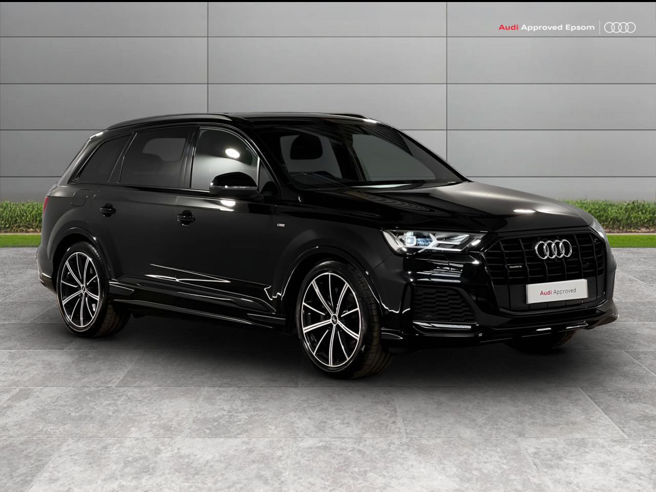 Main listing image - Audi Q7