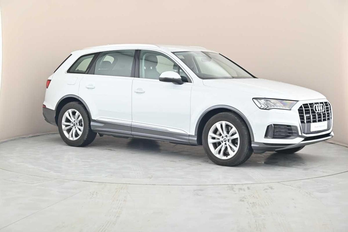 Main listing image - Audi Q7