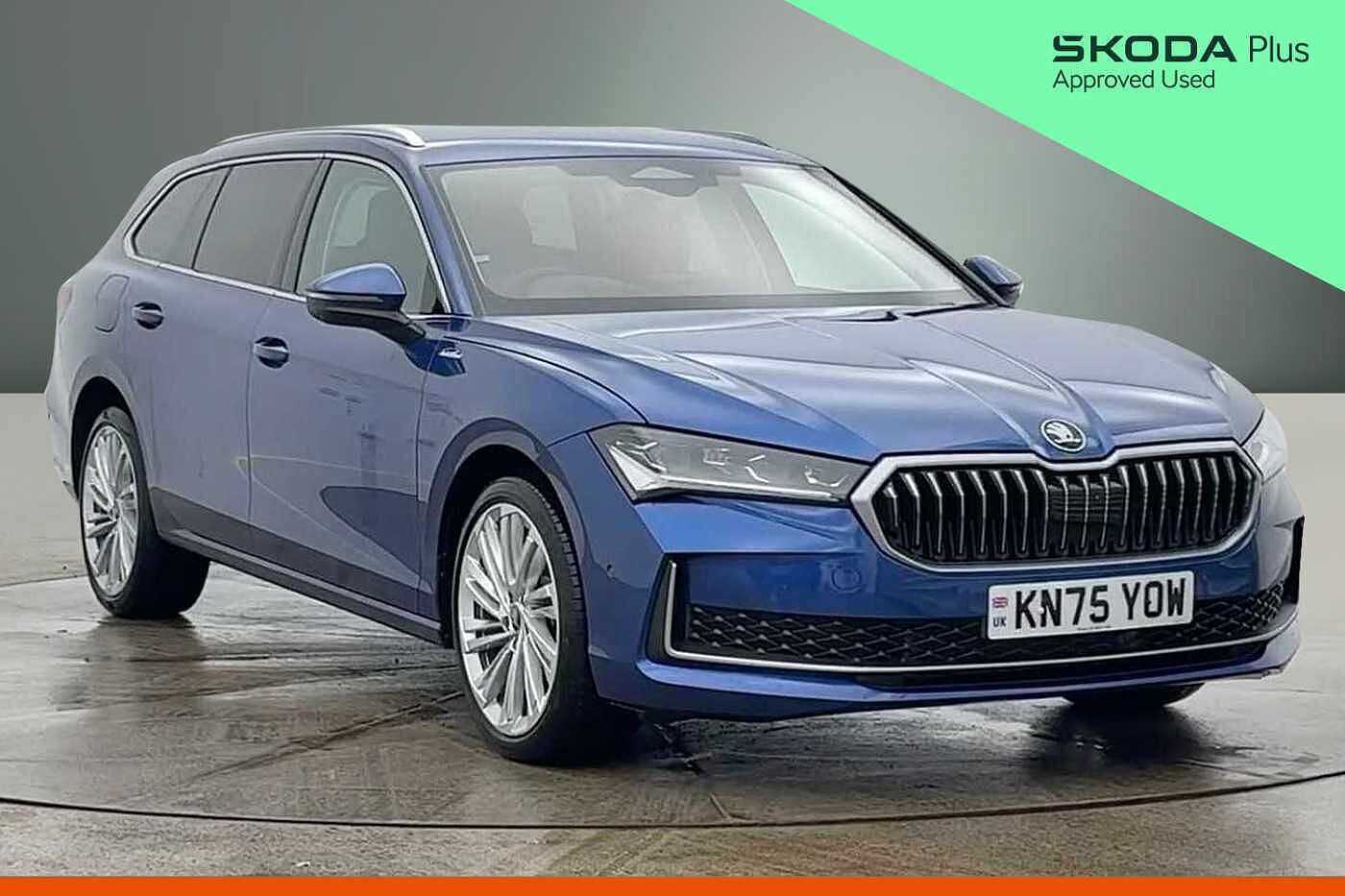 Main listing image - Skoda Superb Estate