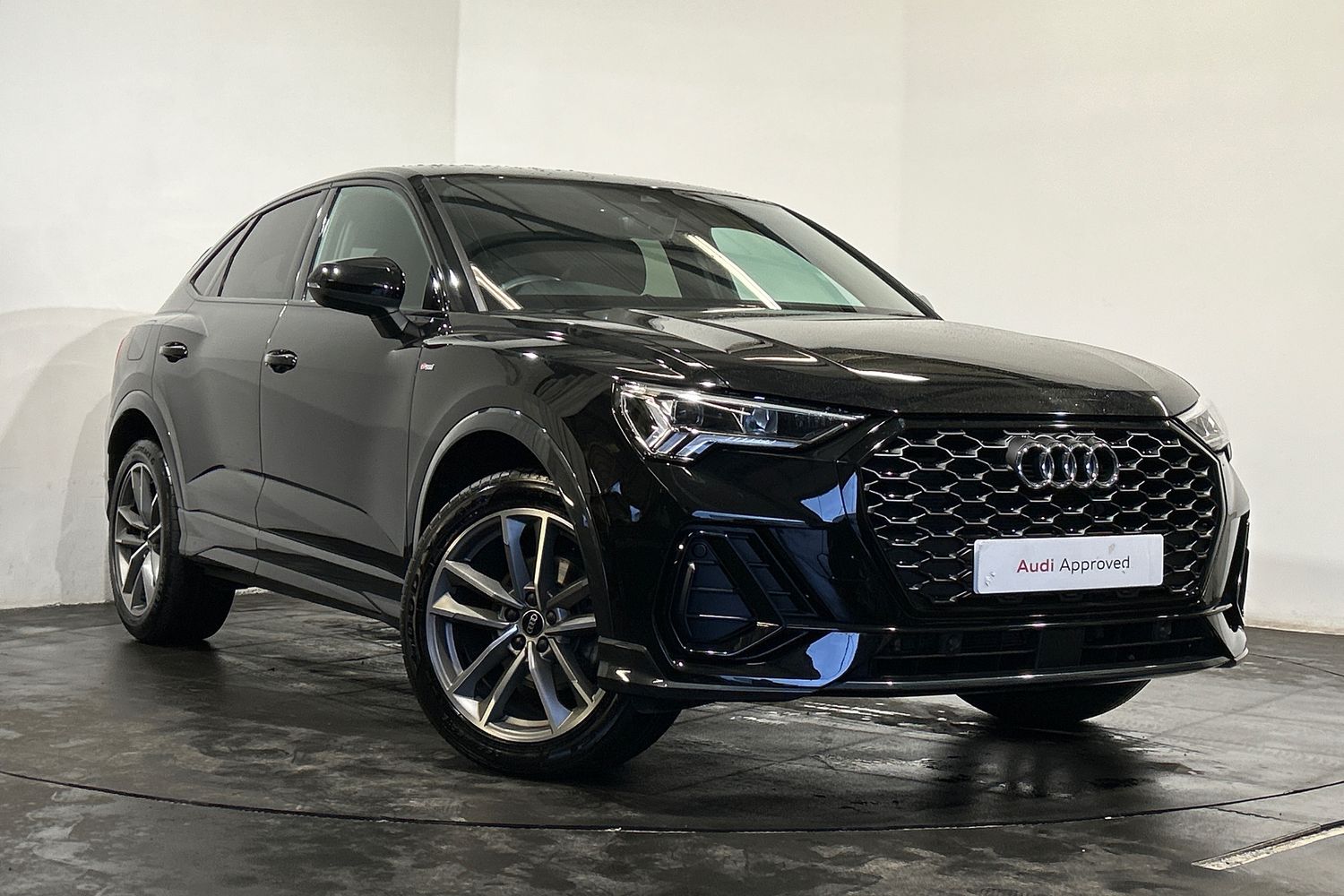 Main listing image - Audi Q3