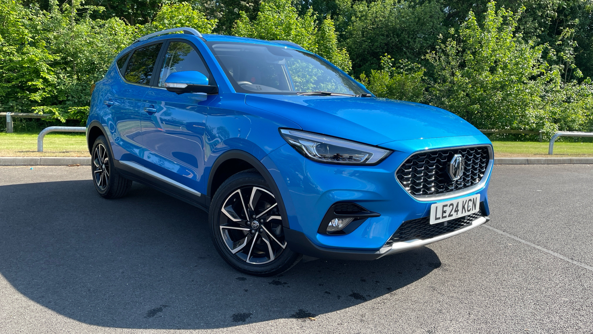 Main listing image - MG ZS