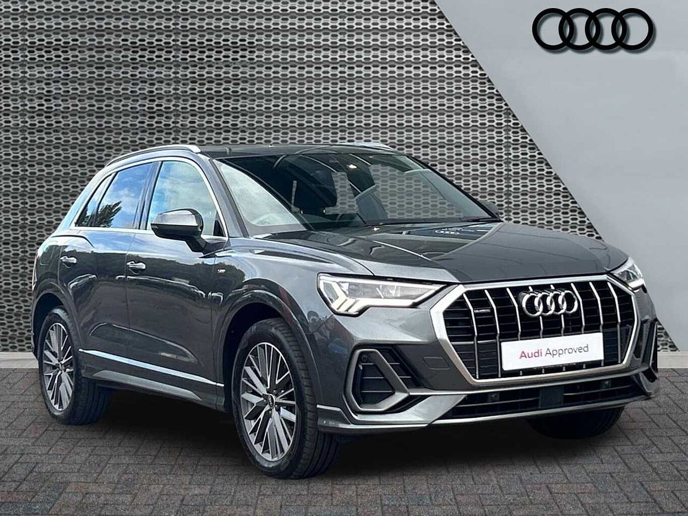 Main listing image - Audi Q3