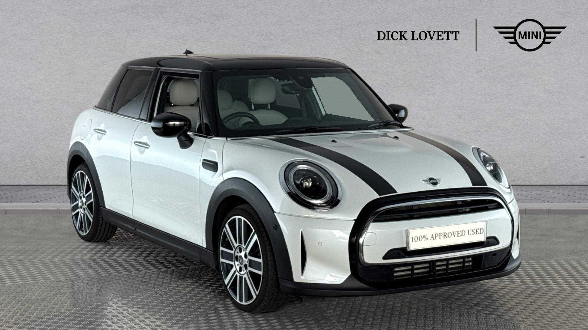 Main listing image - MINI Hatchback 5dr