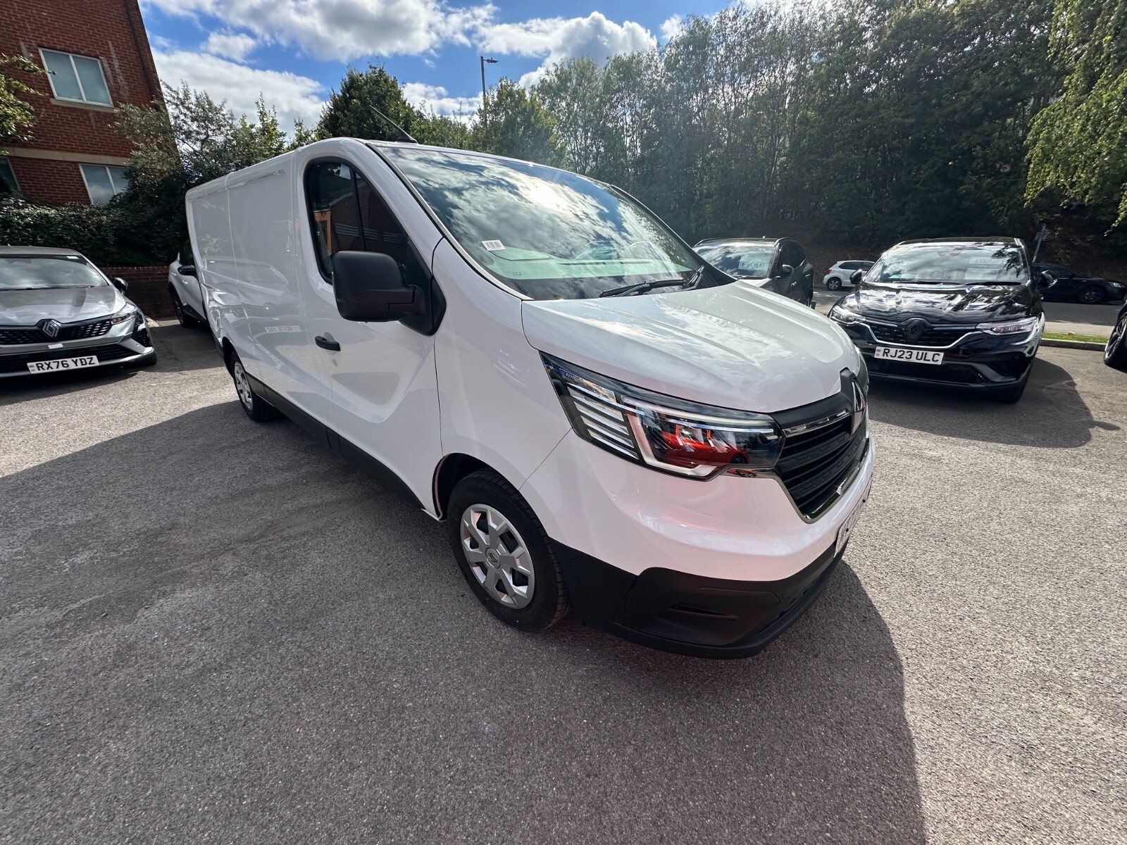 Main listing image - Renault Trafic