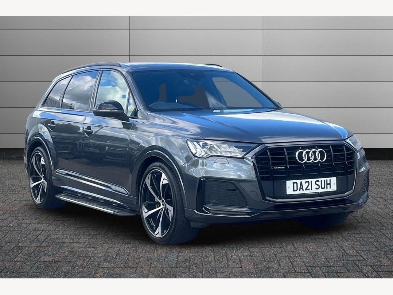 Main listing image - Audi Q7