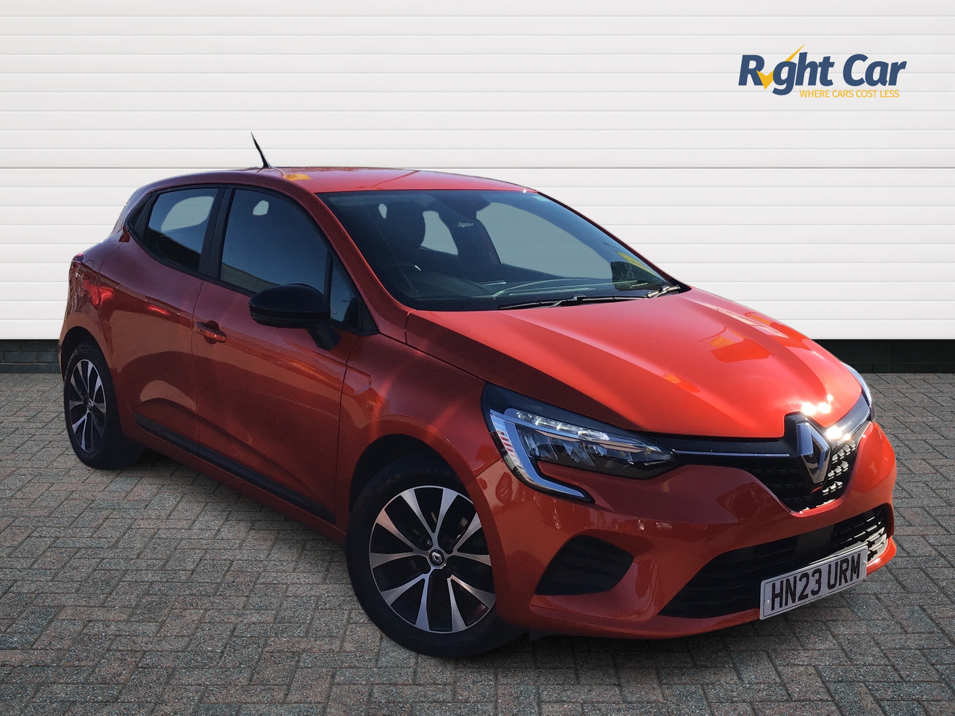 Main listing image - Renault Clio