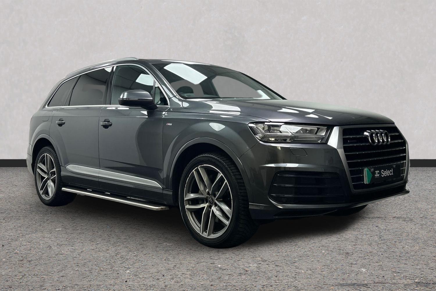 Main listing image - Audi Q7