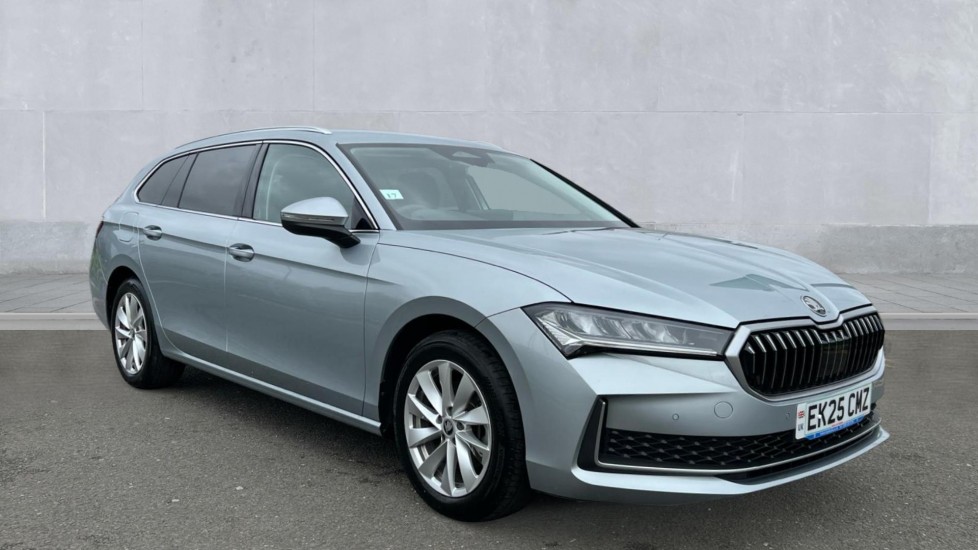 Main listing image - Skoda Superb Estate