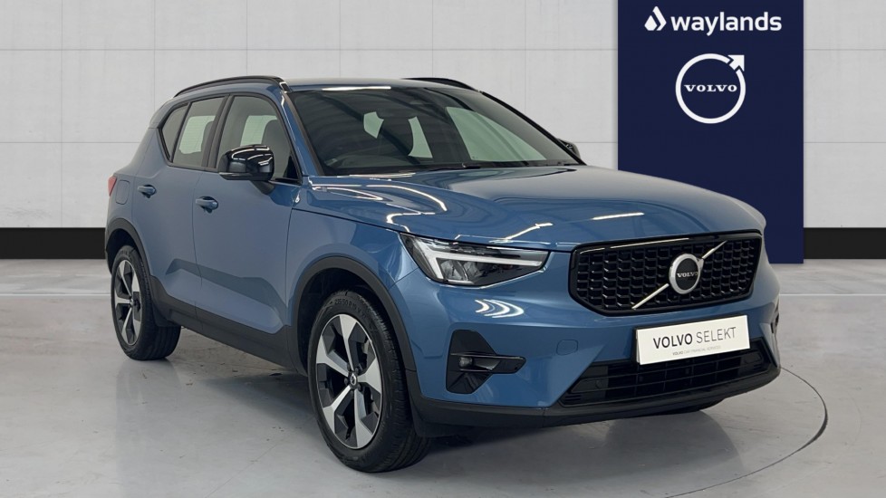 Main listing image - Volvo XC40