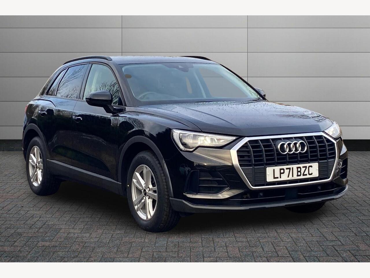 Main listing image - Audi Q3