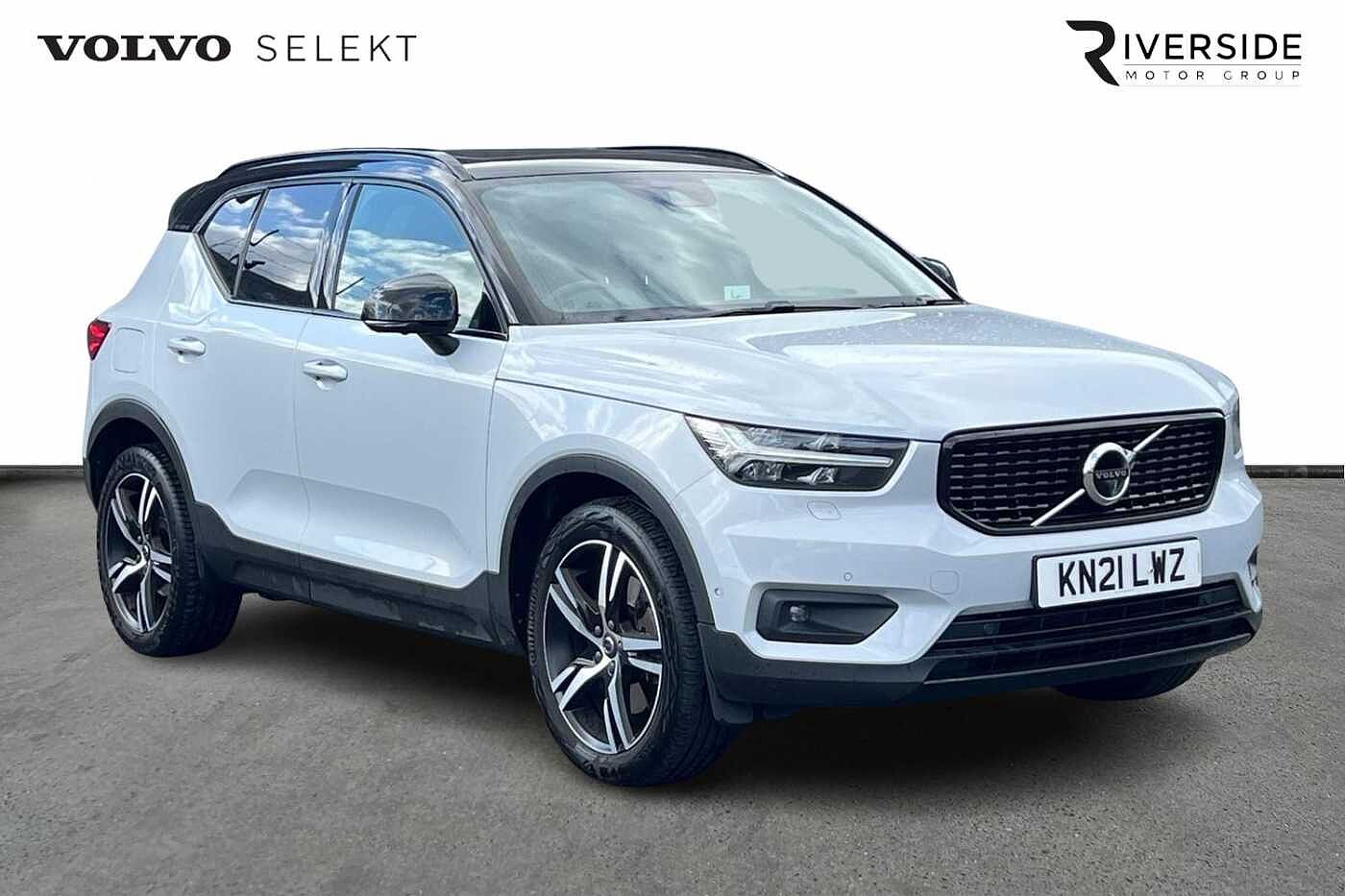Main listing image - Volvo XC40 Recharge
