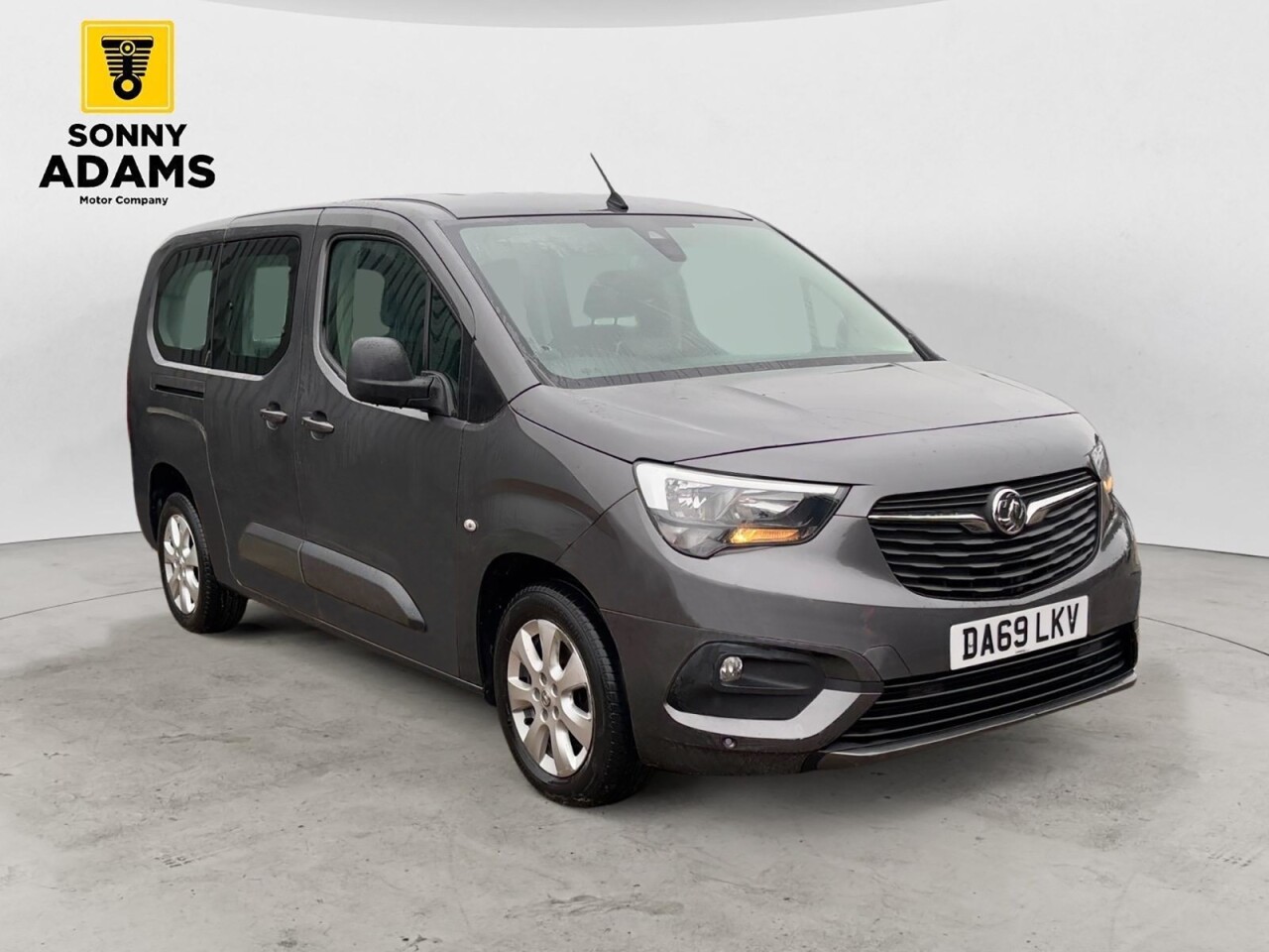 Main listing image - Vauxhall Combo Life