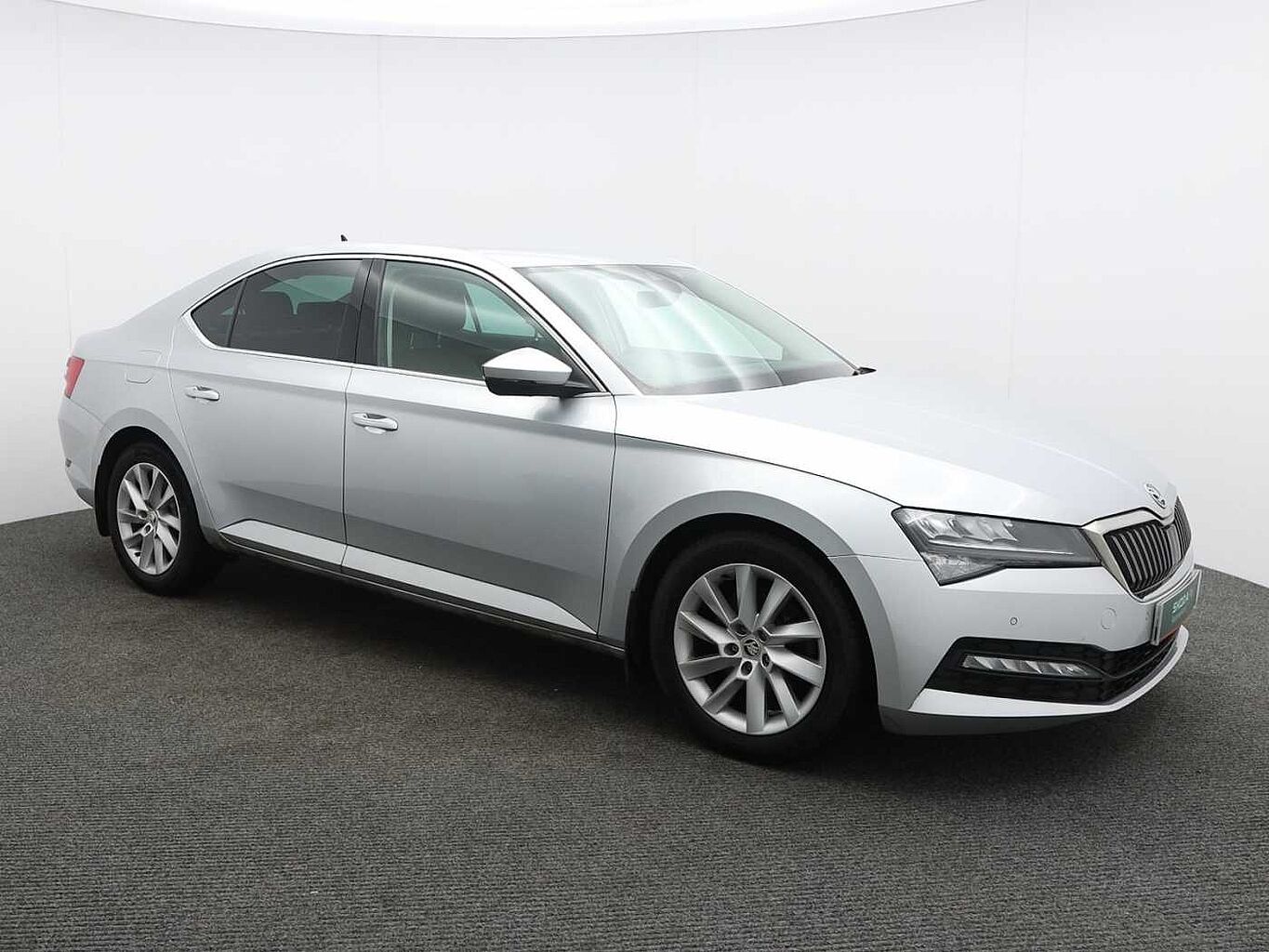 Main listing image - Skoda Superb