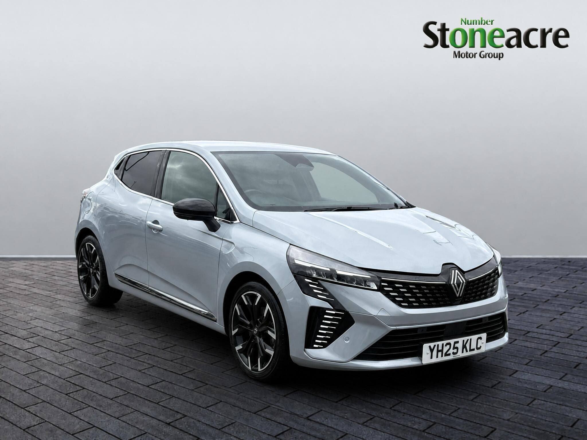 Main listing image - Renault Clio