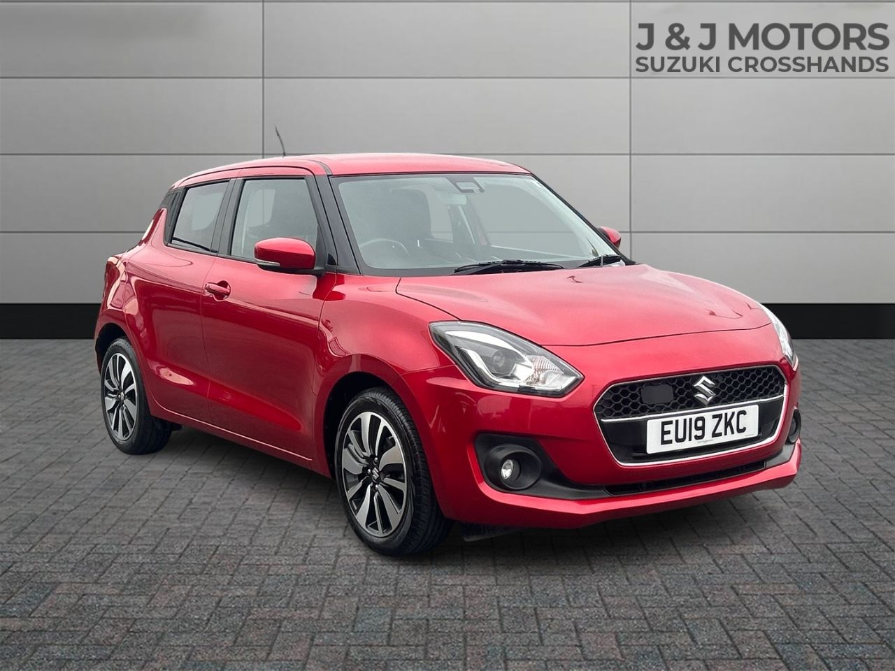 Main listing image - Suzuki Swift