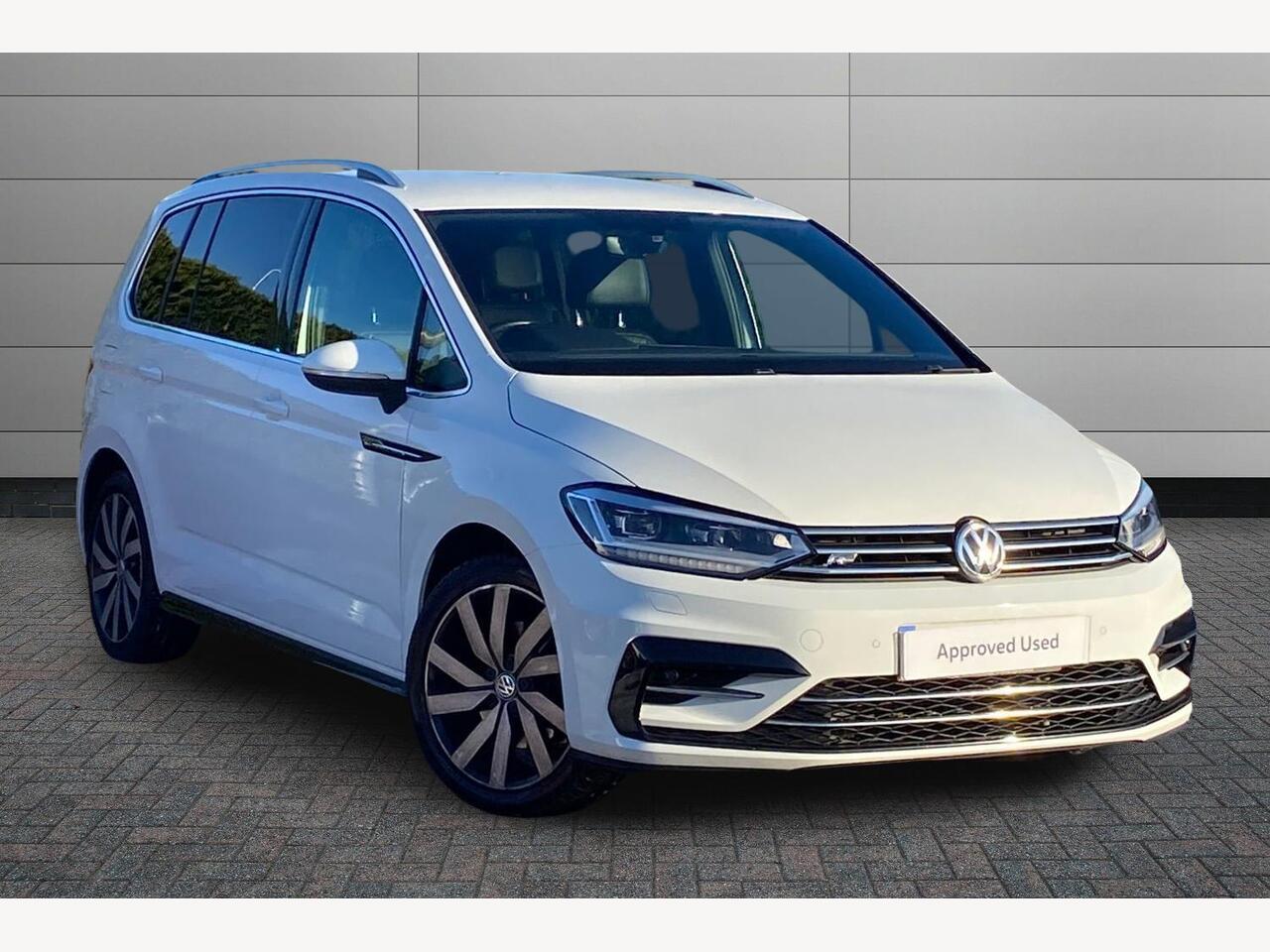 Main listing image - Volkswagen Touran