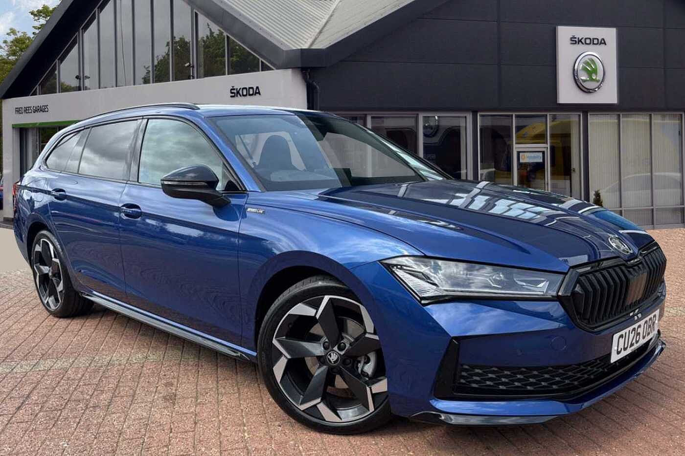 Main listing image - Skoda Superb