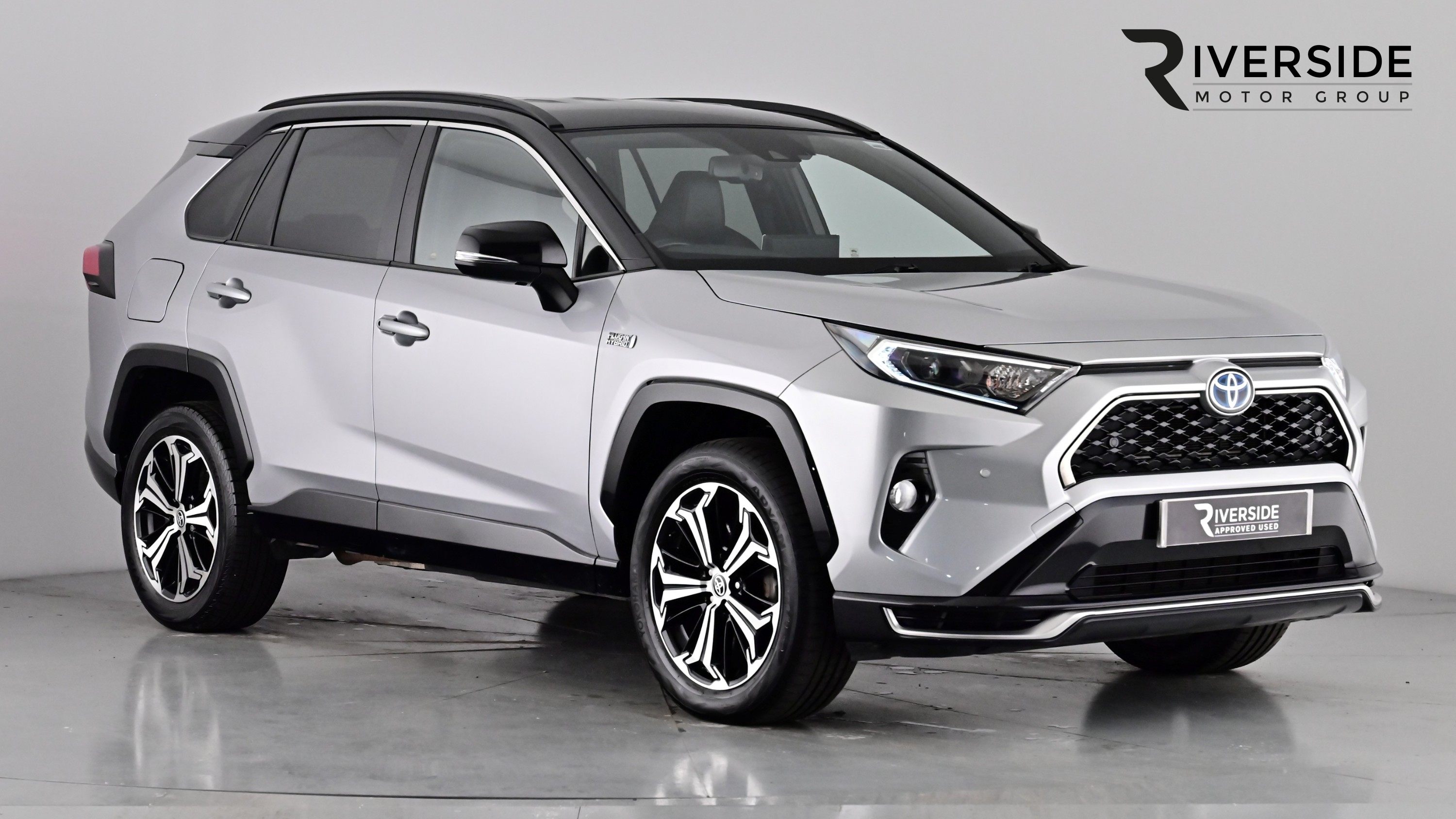 Main listing image - Toyota RAV4