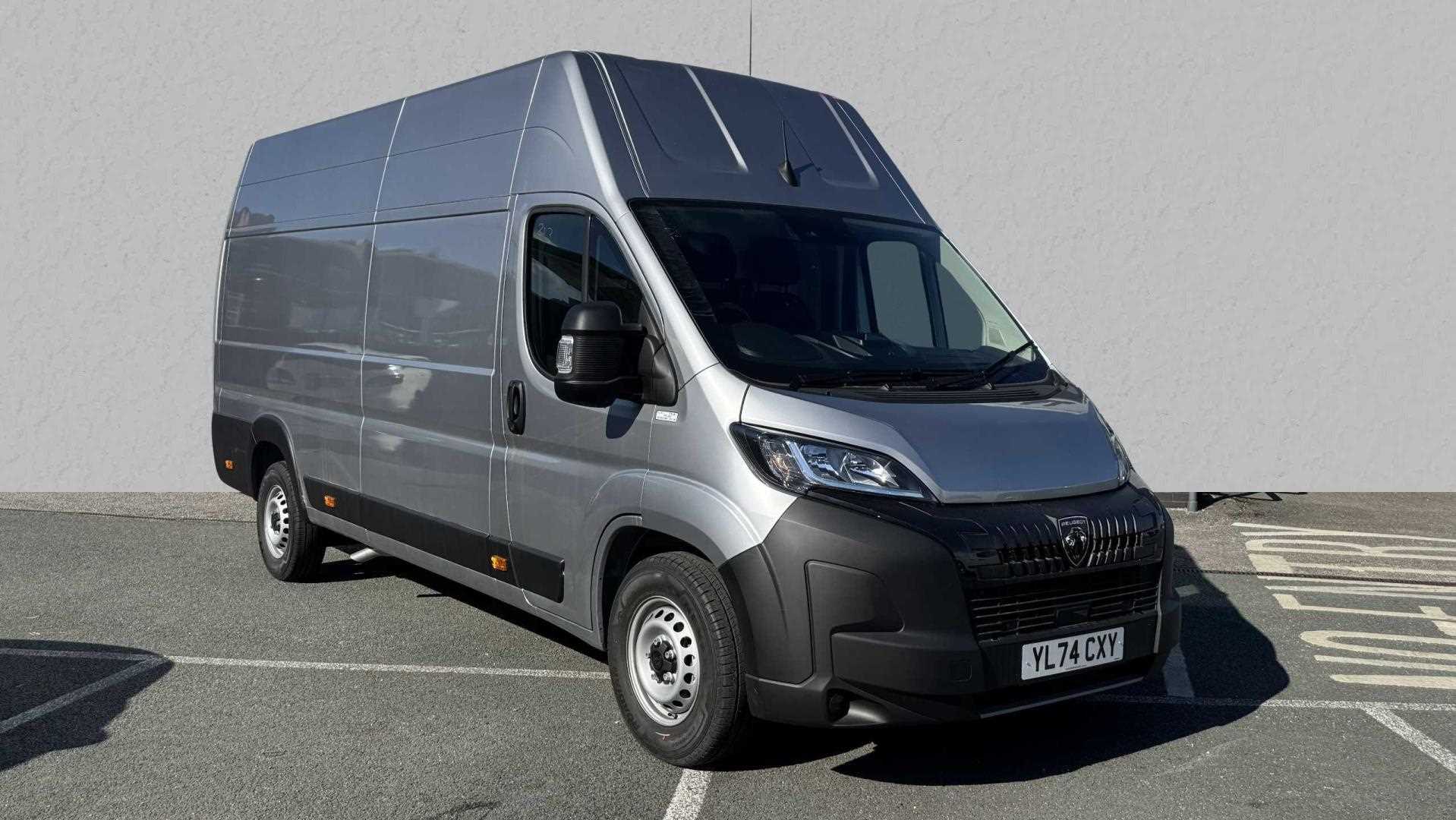 Main listing image - Peugeot Boxer