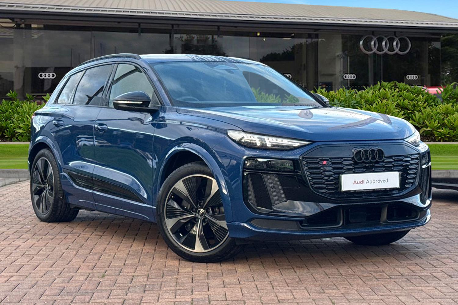 Main listing image - Audi Q6