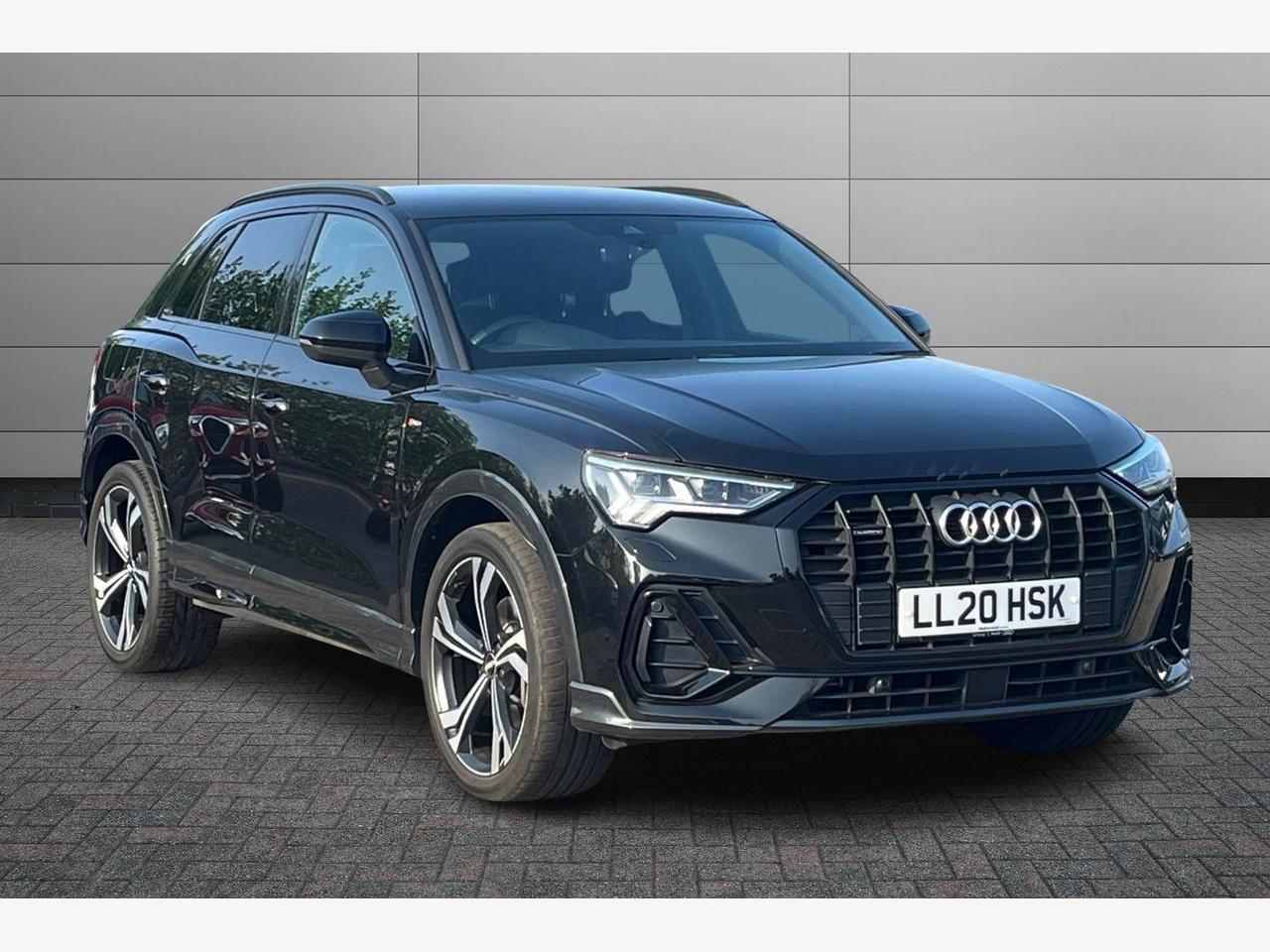 Main listing image - Audi Q3