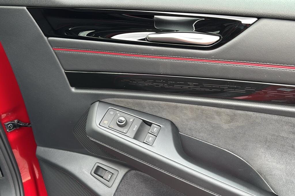 Main listing image - Volkswagen ID.7