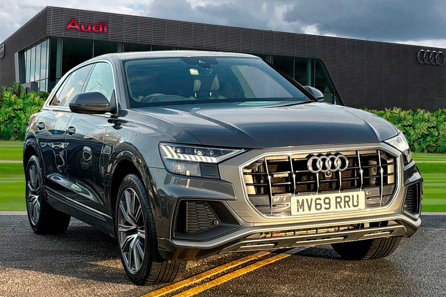 Main listing image - Audi Q8