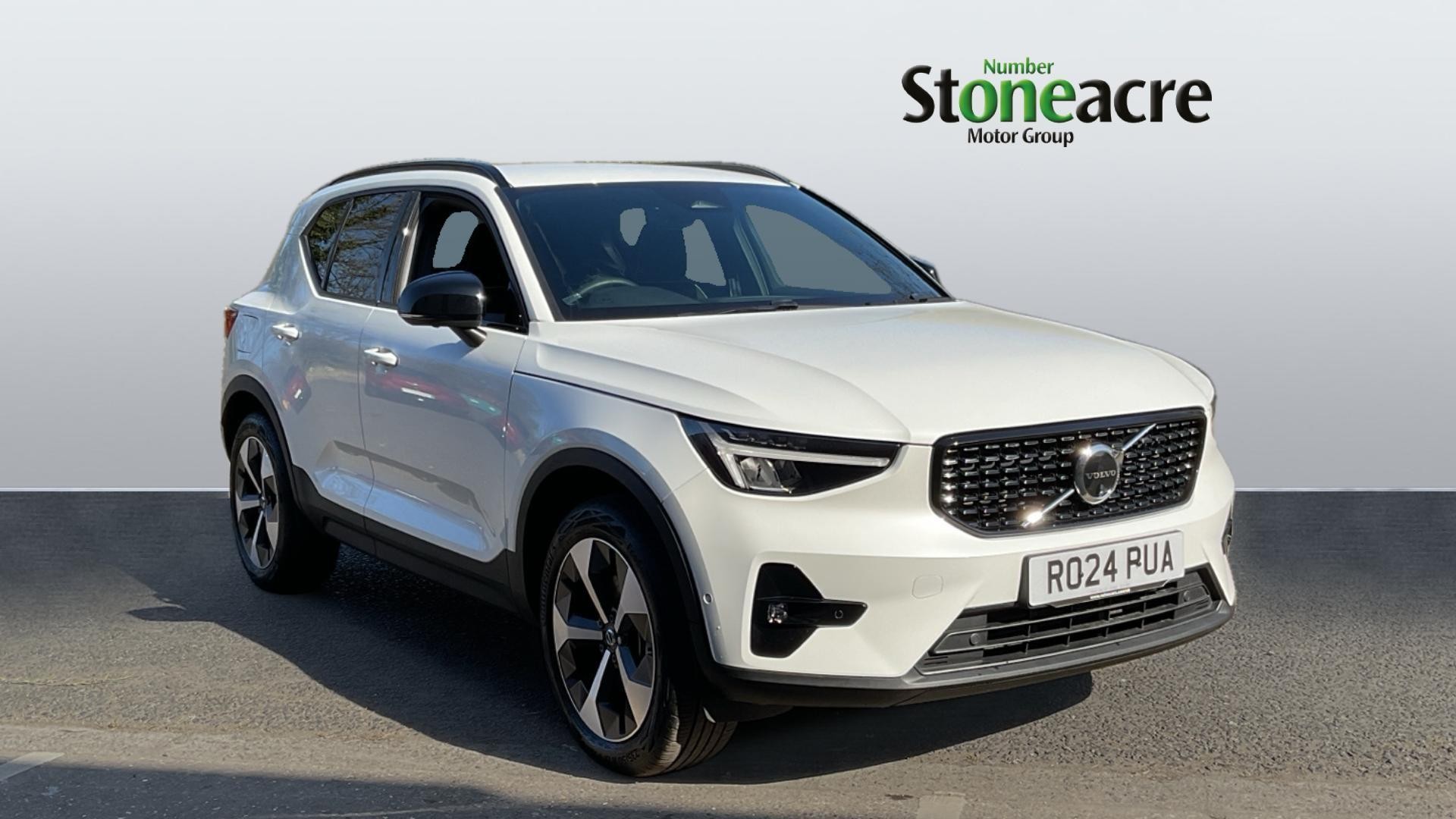 Main listing image - Volvo XC40