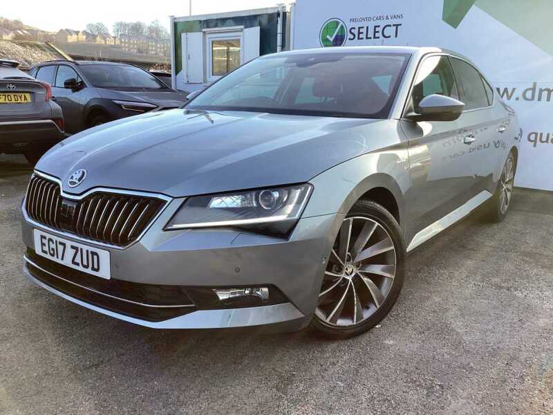 Main listing image - Skoda Superb